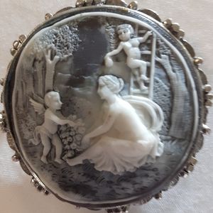 Beautiful Vintage Style Cameo